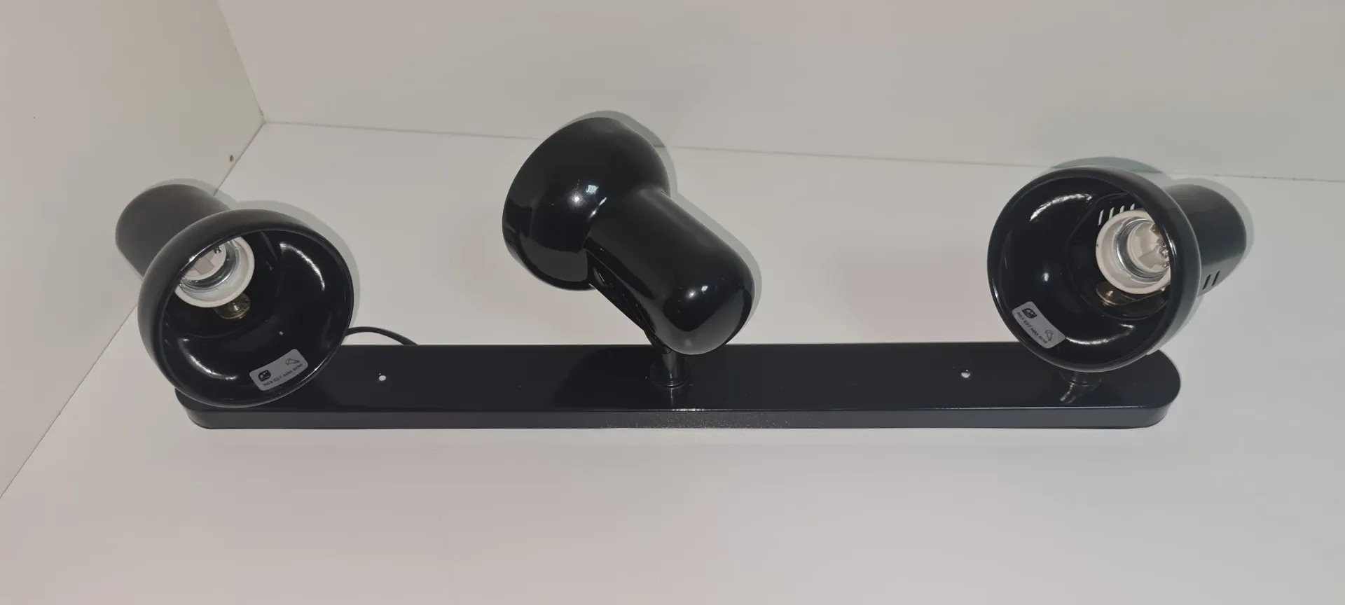 [SPOT-35] Luminaire Reglette 3XR63 NOIR 60W E27