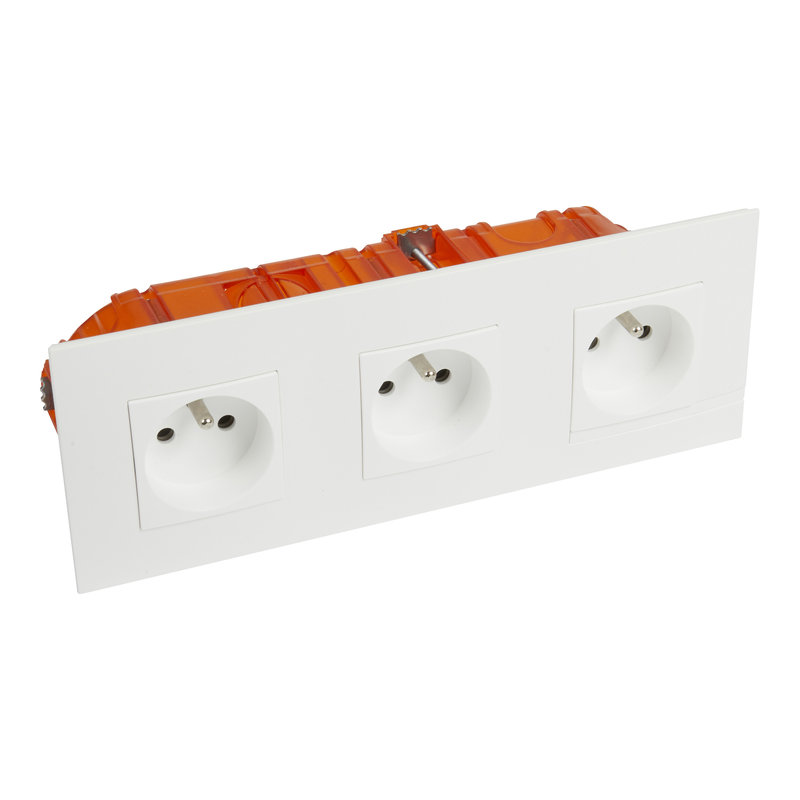 [BTI-BTAL23DK] Bticino BTAL23DK - Triple prise de courant précâblée complet et boite d'encastrement - Neige
