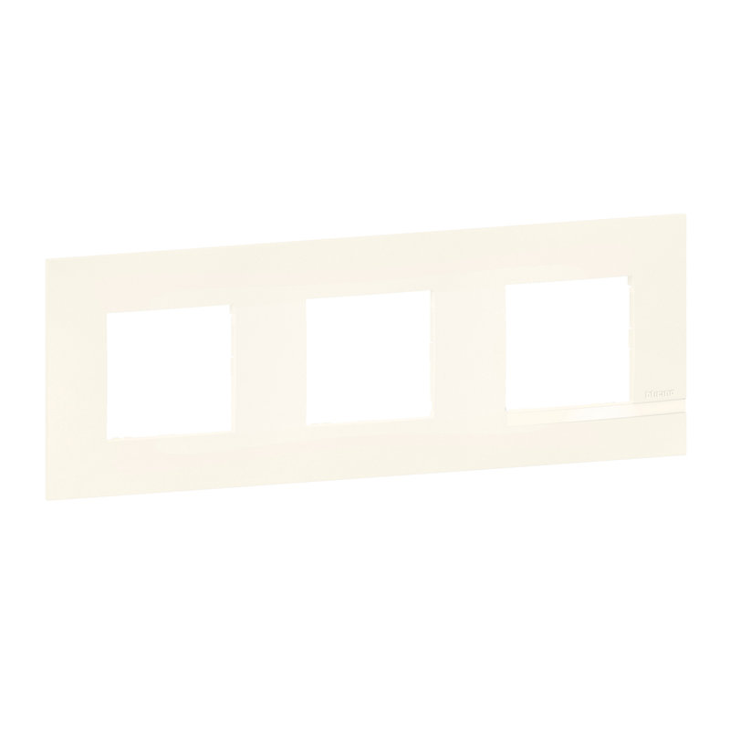 [BTI-BTAL9NE3] Bticino BTAL9NE3 - Plaque Altège Classico 3 postes Neige - blanc satiné avec liseré blanc brillant