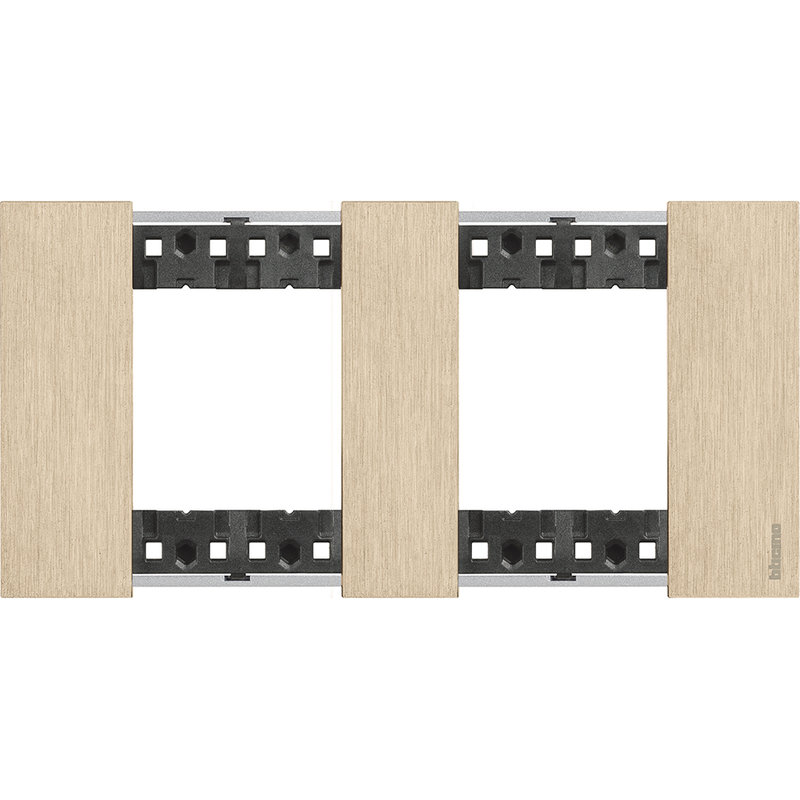 [BTI-BTKA4802M2ZW] Bticino BTKA4802M2ZW - Plaque de finition Living Now Collection Les Blancs 2x2 modules finition Or
