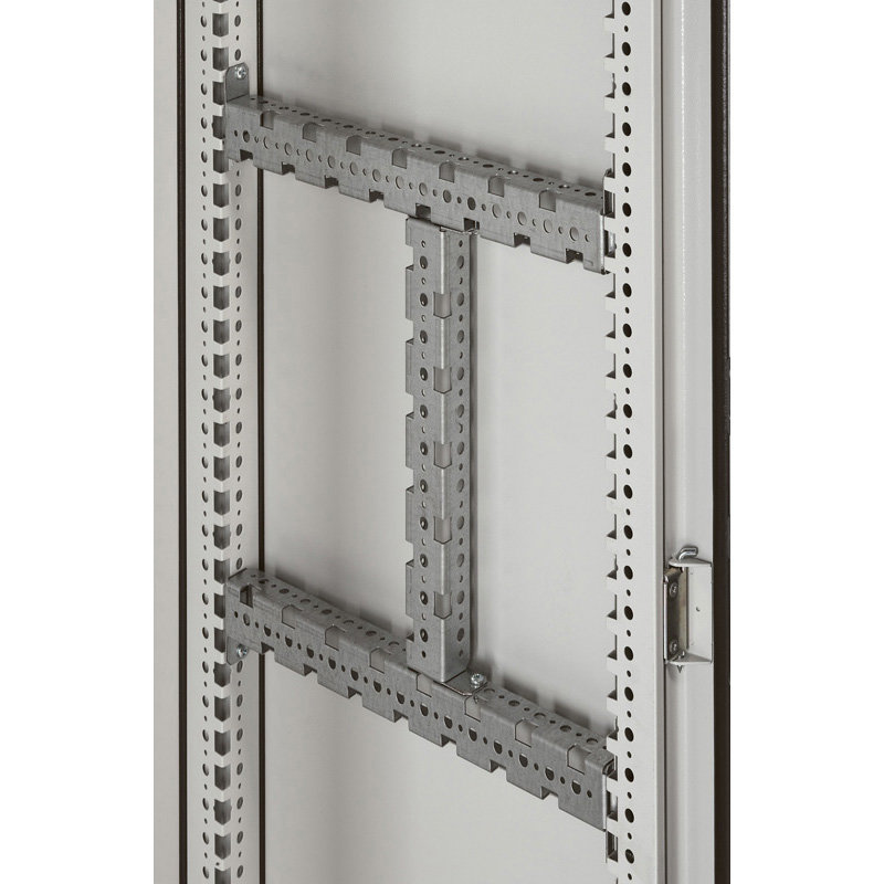 Legrand 048026 - Jeu 2 traverses perforées multifonctions armoire Altis larg/haut ou prof 600