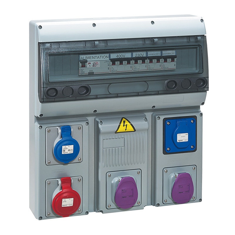 Legrand 058922 - Coffret 5 prises P17 IP44 - disj. +inter diff + transformateur de sécurité 150VA