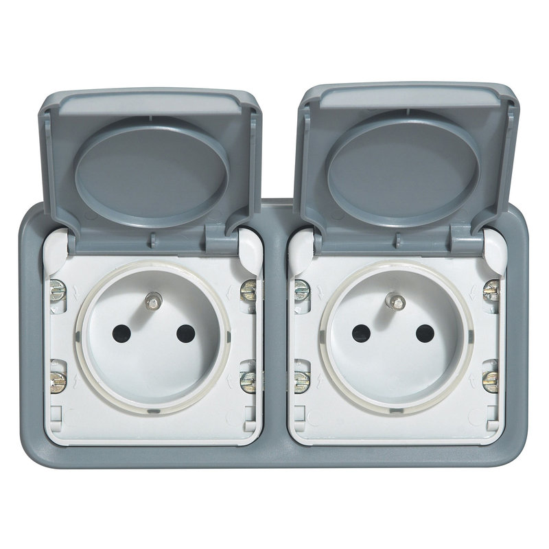 Legrand 069934 - Double prise de courant avec terre précâblée + volet IP55 Plexo - hori. - Gris