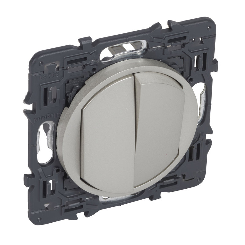 Legrand 067709 - Va-et-vient et poussoir inverseur Céliane avec enjoliveur titane et support