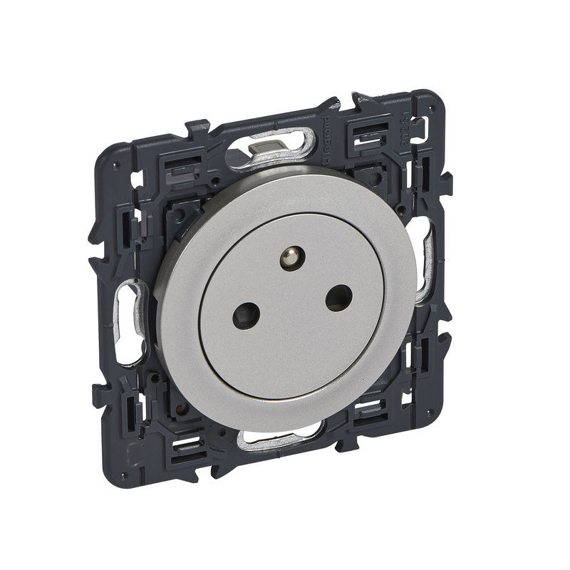 Legrand 067712 - Prise de courant 2P+T Céliane 16A avec enjoliveur titane et support