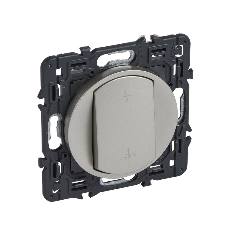 Legrand 067730 - Poussoir VMC Céliane avec enjoliveur titane et support