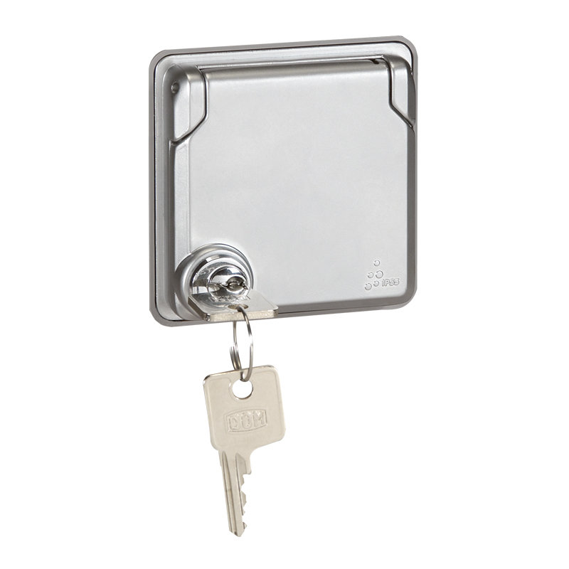 Legrand 077833 - Prise de courant 2P+T avec volet verrouillé 16A 250V Soliroc IK10 IP55