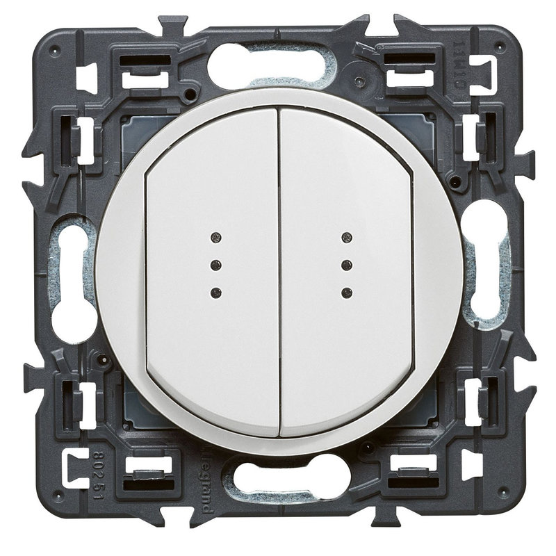 Legrand 099505 - Double interrupteur témoin (voyant fourni) Céliane Soft - 10A - Blanc