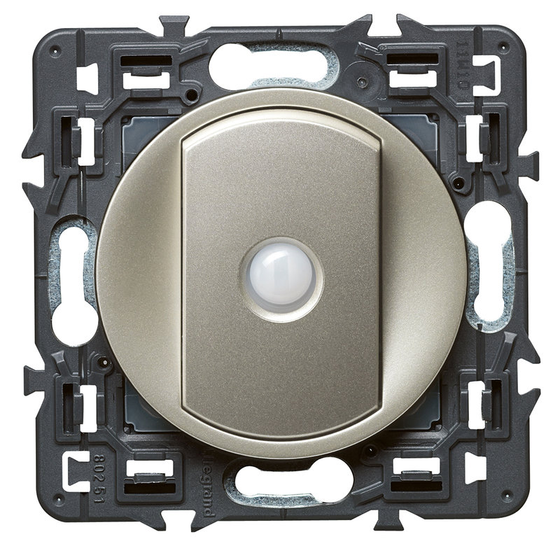 Legrand 099511 - Interrupteur à extinction automatique Céliane Intuition enjo titane et support