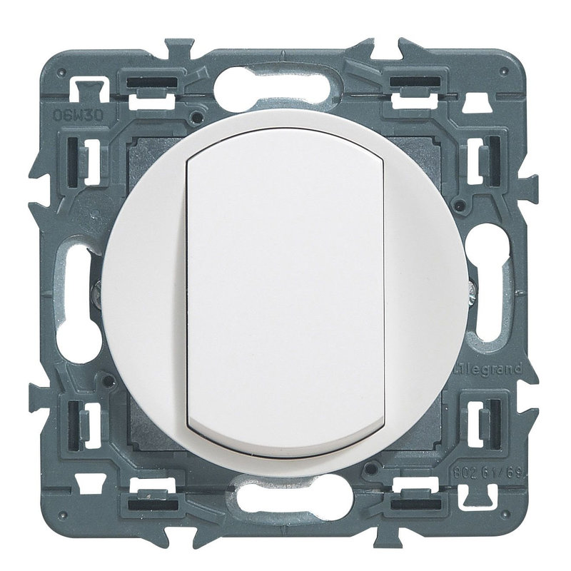 Legrand 099730 - Poussoir Céliane Soft 6A - blanc avec support