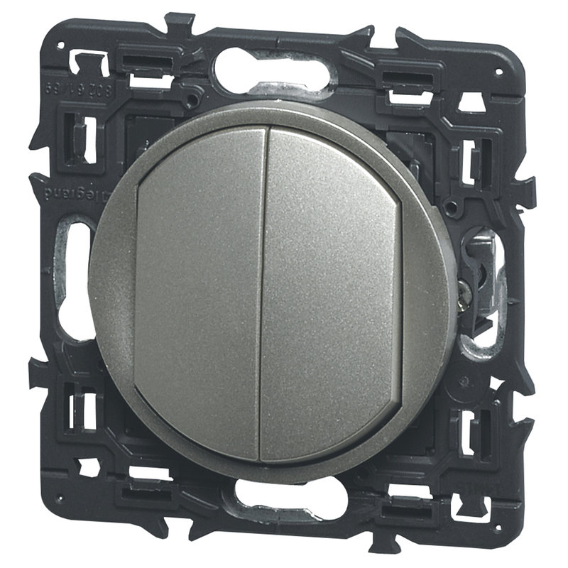 Legrand 099784 - Poussoir + interrupteur ou va-et-vient Céliane Soft - titane avec support
