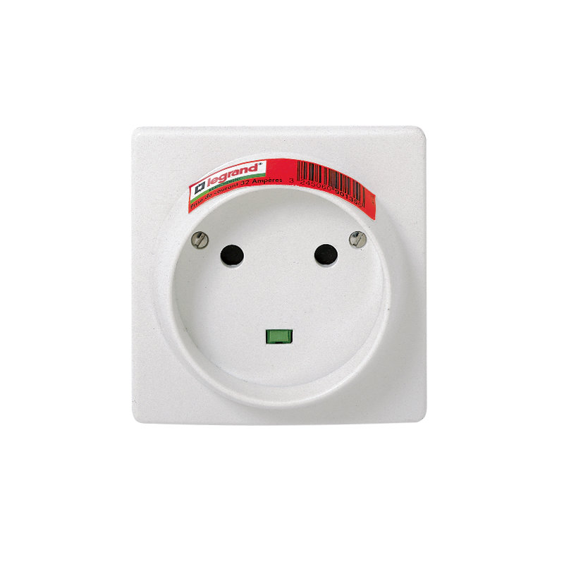 Legrand 090135 - Socle 2P+T 32A avec éclips de protection et étiquette avec Gencod