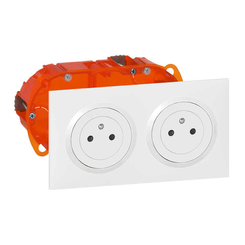 Legrand 300400 - Kit double prise de courant 2P+T Surface dooxie 16A précâblées finition blanc