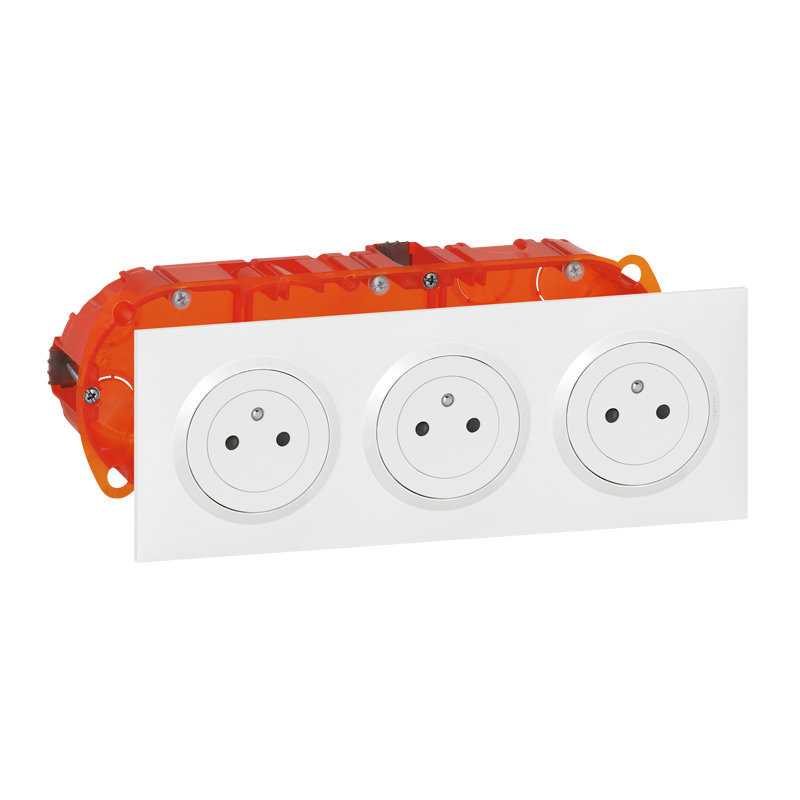 Legrand 300404 - Kit triple prise de courant 2P+T Surface dooxie 16A précâblées finition blanc