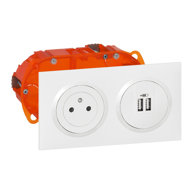Legrand 300407 - Kit prise de courant Surface + chargeur 2 USB TypeA dooxie 2,4A précâblés -blanc