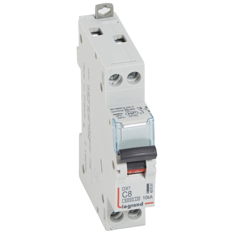 Legrand 407697 - Disj. DX³ 6000kA 10kA arrivée haute/départ bas à vis 8A -courbe C -1 module