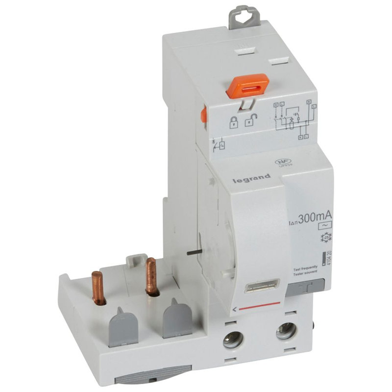 Legrand 410420 - Bloc diff adapt DX³-auto-2P-230/400V~- 63A - typeAC 300 mA - disjoncteur 1 mod/P