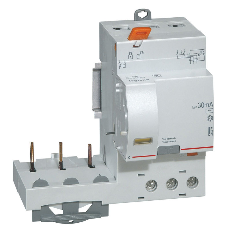 Legrand 410471 - Bloc diff adaptable à vis DX³ pour disj 1 module/pôle 3P 40A typeAC 30mA