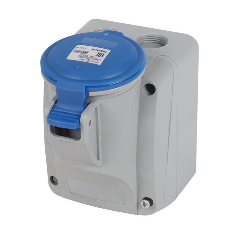 Legrand 555156 - Socle saillie P17 4P+T 16A 200/250V - IP44