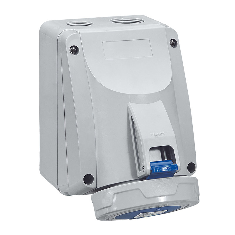 Legrand 555355 - Socle saillie P17 3P+T 16A 200/250V - IP67