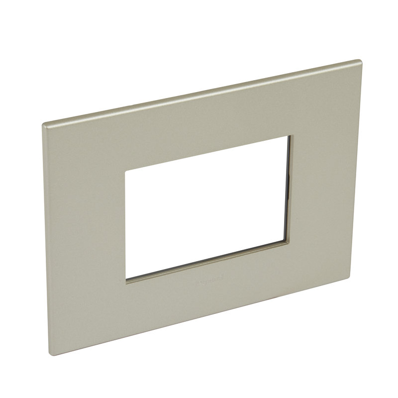 Legrand 571433 - PLAQUE DE FINITION ARTEOR 3 MODULES ARTEOR CARRE CHAMPAGNE