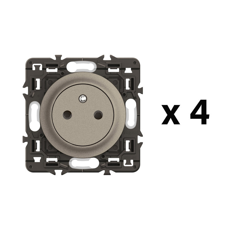 [LEG-CL7111] Legrand CL7111 - Lot 4 prises 2P+T Surface Céliane enjoliveurs Titanium et supports