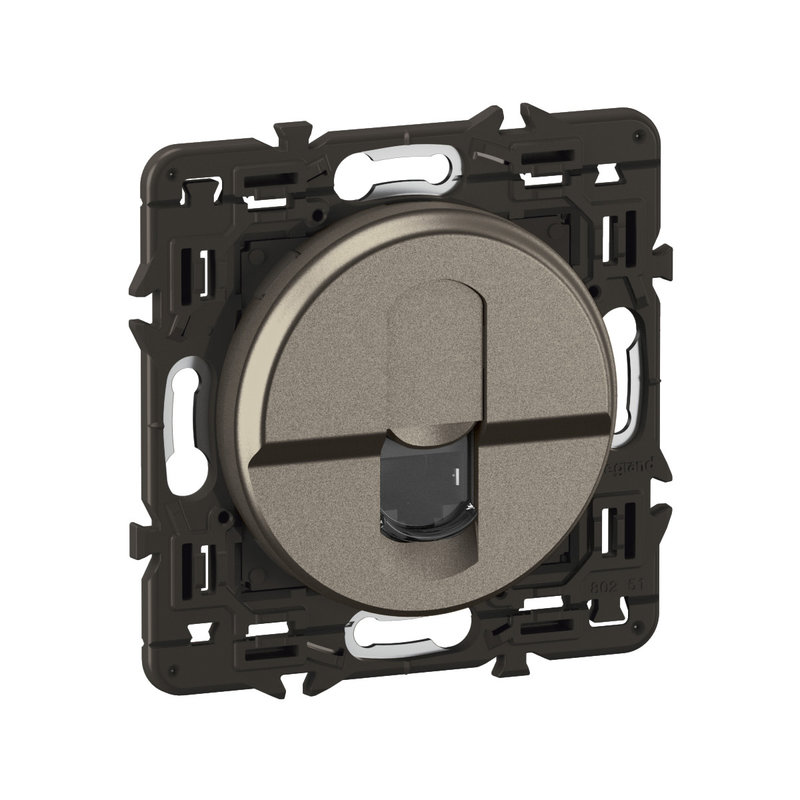 [LEG-CY0347] Legrand CY0347 - Prise RJ45 Céliane blindée Catégorie 6 STP - enjoliveur Titanium et support