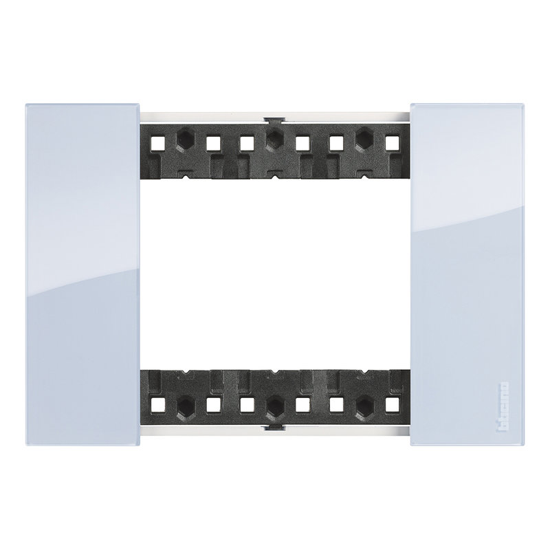 [BTI-BTKA4803DA] Bticino BTKA4803DA - Plaque de finition Living Now Collection Les Blancs 3 modules finition Ciel