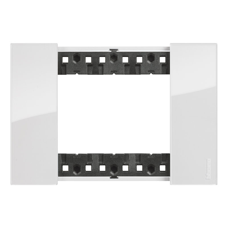[BTI-BTKA4803DW] Bticino BTKA4803DW - Plaque de finition Living Now Collection Les Blancs 3 modules finition Glacier