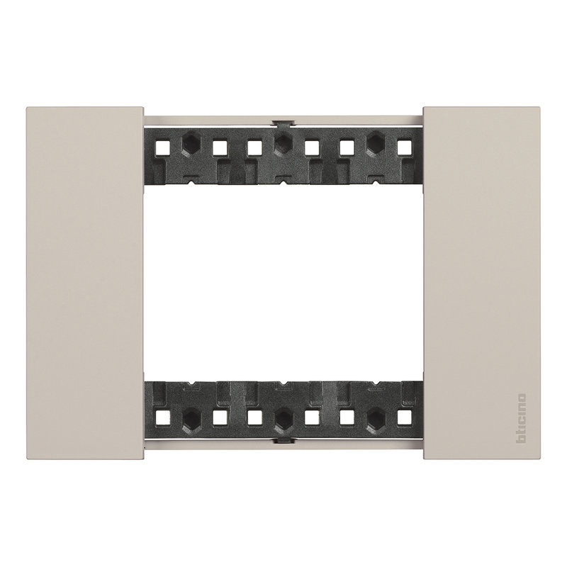 [BTI-BTKA4803KM] Bticino BTKA4803KM - Plaque de finition Living Now Collection Les Sables 3 modules finition Sable