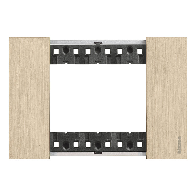 [BTI-BTKA4803ZW] Bticino BTKA4803ZW - Plaque de finition Living Now Collection Les Blancs 3 modules finition Or