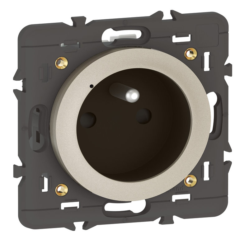 Legrand 067775A - Prise connectée Céliane with Netatmo 16A sans plaque titane