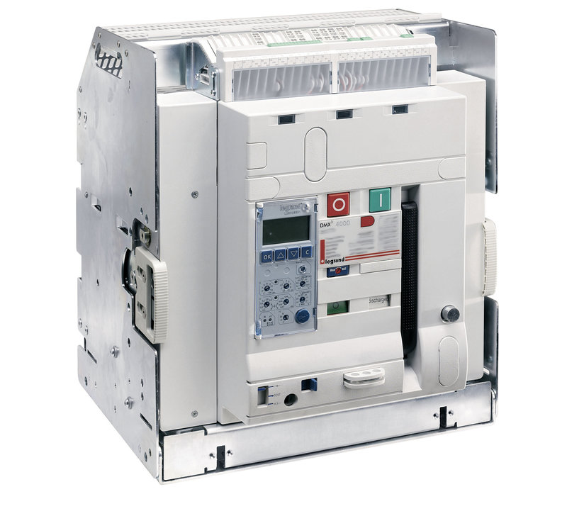 Legrand 028522 - Disjoncteur ouvert DMX³4000 pour photovoltaïque débrochable 3P 1000A 50kA