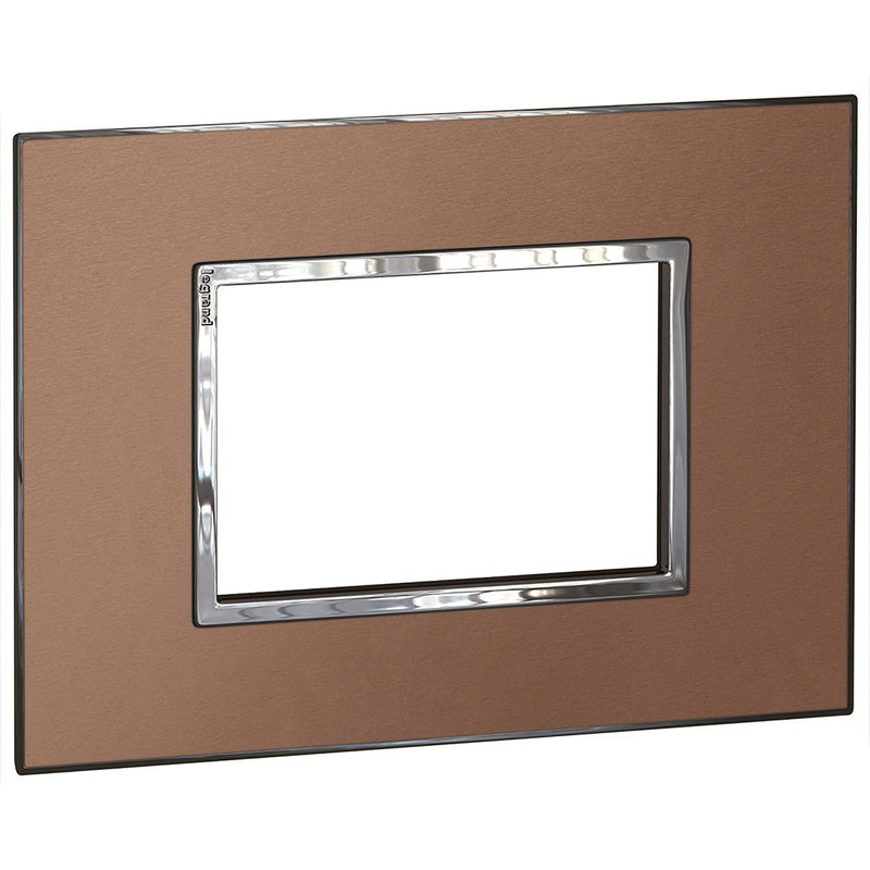 Legrand 571428 - PLAQUE DE FINITION ARTEOR 3 MODULES ARTEOR CARRE 2X4 P.CHAMPAGNE